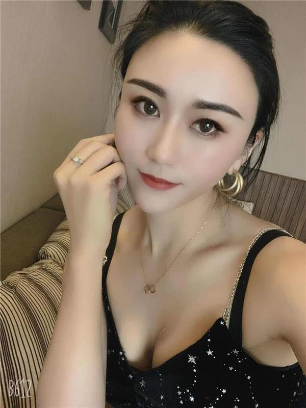 西城假面女王，颜值高，服务实在