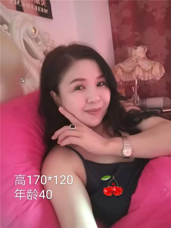 右安门不错的熟女姐姐