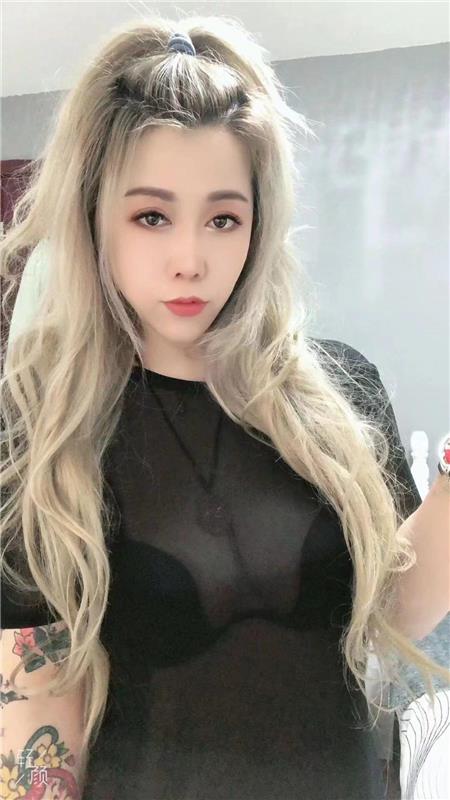 嘉定36D大胸美女，活好水多服务好不机车！