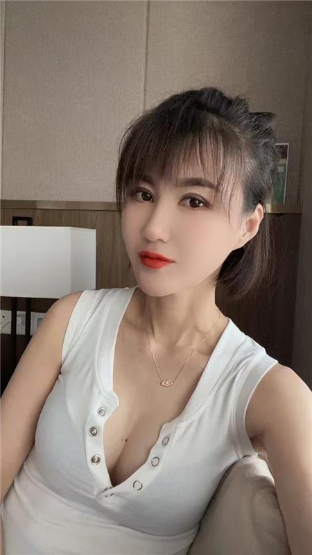 汉口短发俏小妹